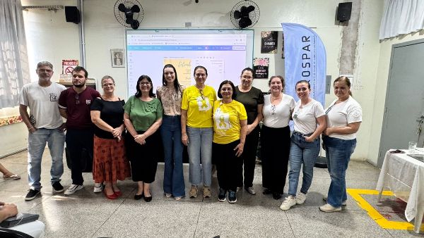 Com professores do Colégio Hilda Kamal